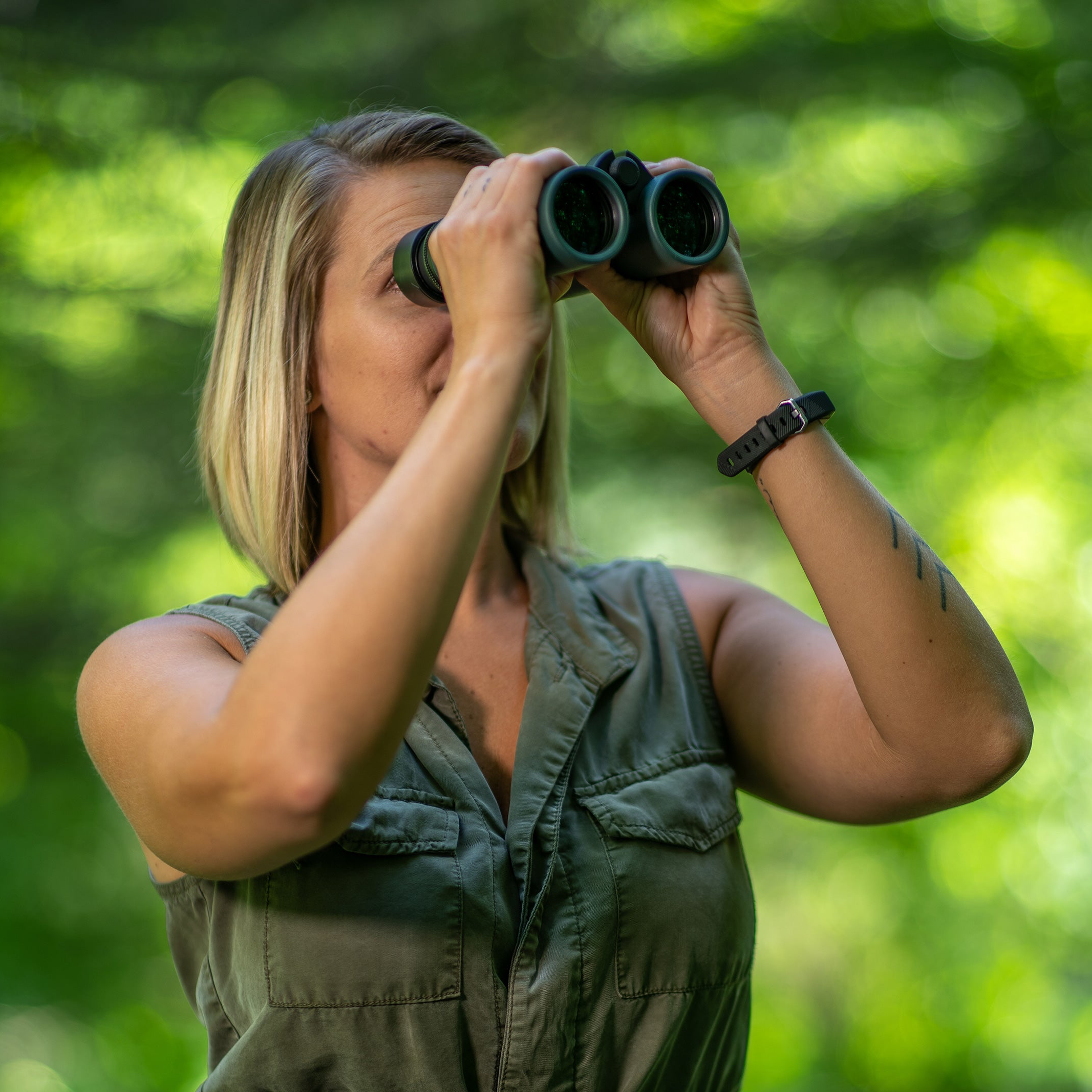 Wings 10x42 Binoculars